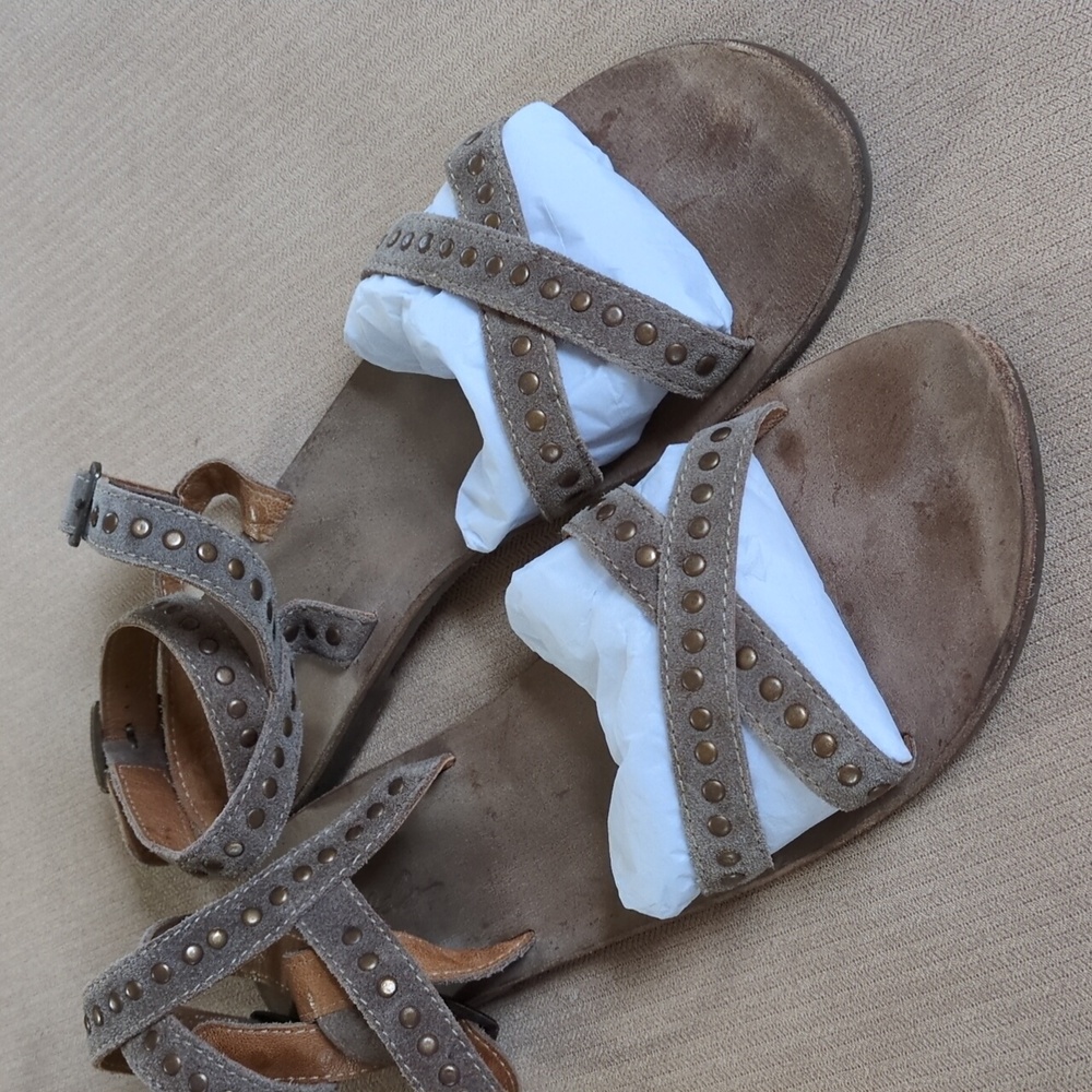 Rebels Studded Brown Sandals Size 10